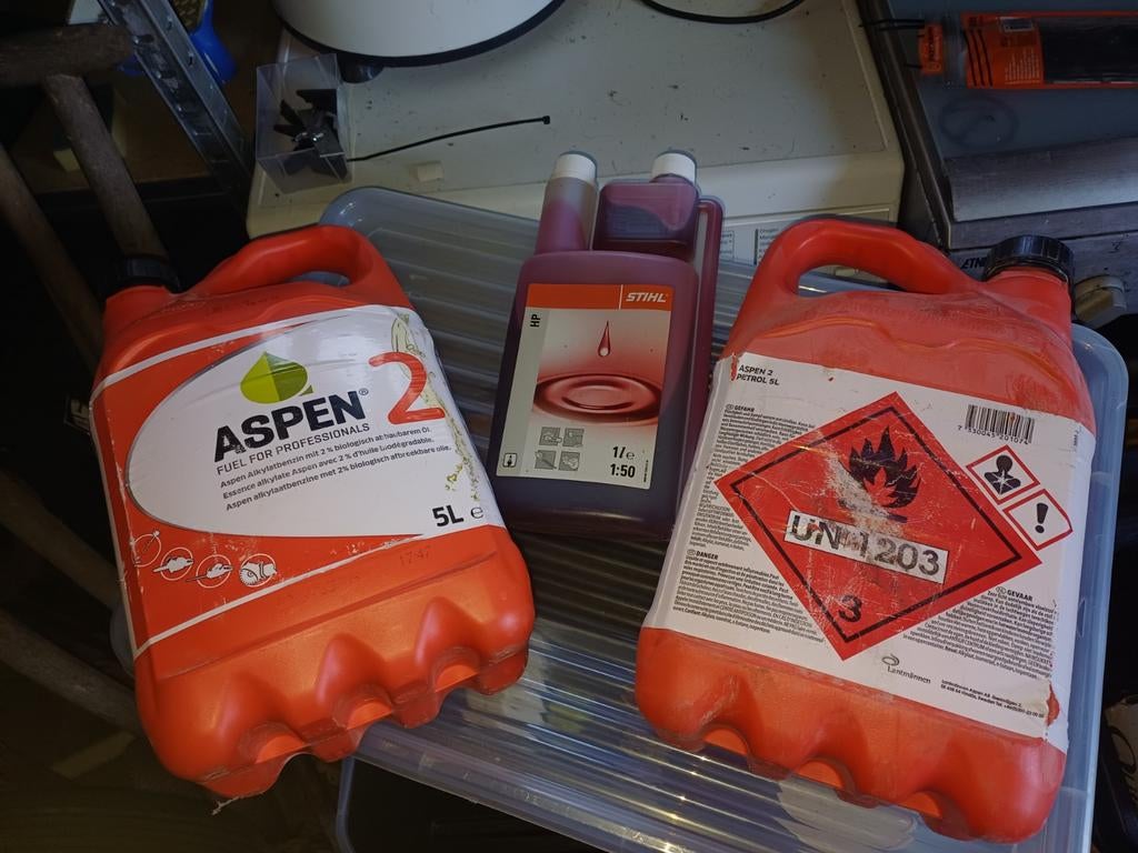 Aspen 2, 2x kwart vol
Stihl olie, Ophalen of Verzenden