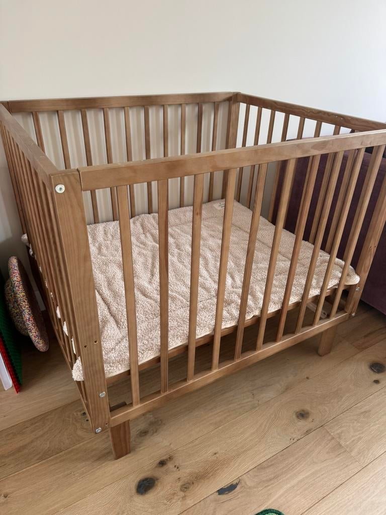 Box - walnoot Novi, Ophalen of Verzenden, Zo goed als nieuw, Boxkleed