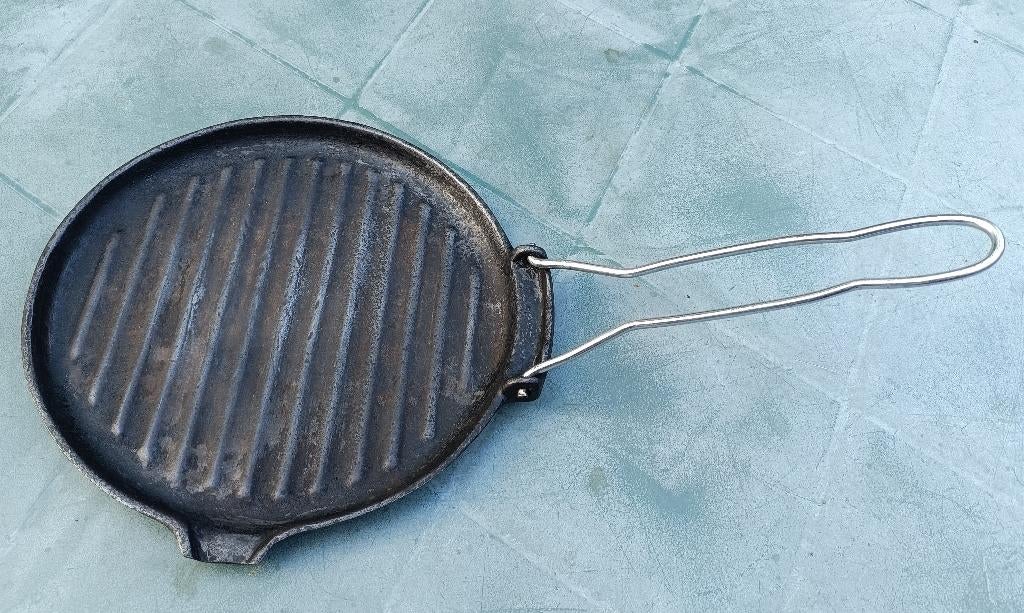 Gietijzer grillplaat met schenktuit niet geemailleer Ø21,5, Gebruikt, Gietijzer, Overige typen, Ophalen of Verzenden