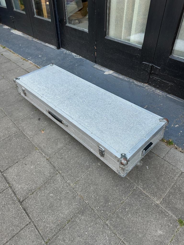 SALE: vintage flightcase, salontafel, aluminium en op wielen, Ophalen, Minder dan 50 cm, Gebruikt, 100 tot 150 cm