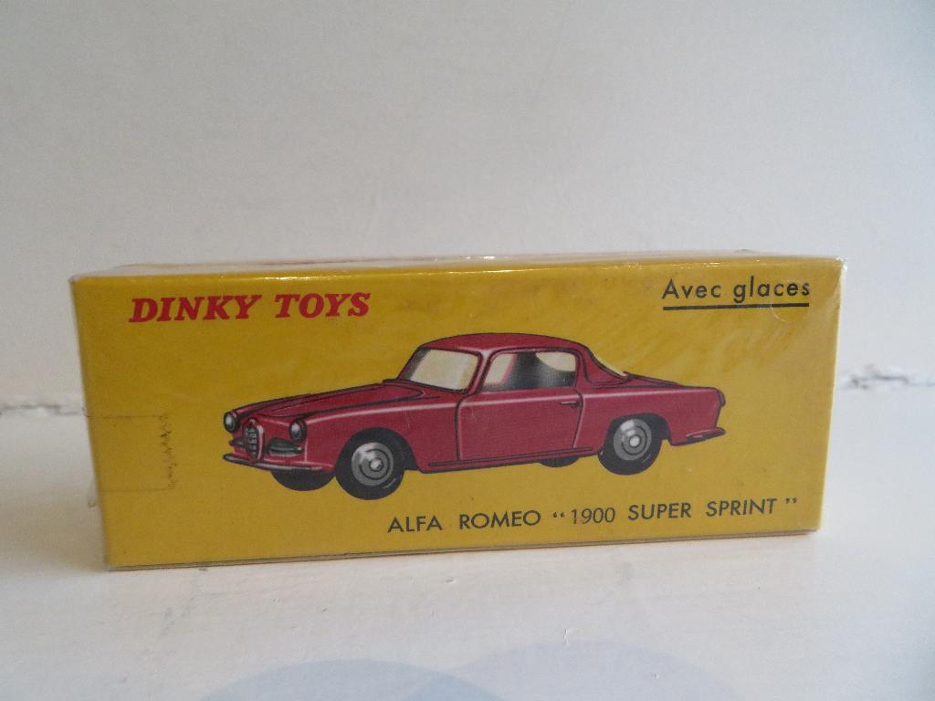 Dinky Toys Alfa Romeo Coupe 1900 super sprint in doos 24J, Hobby en Vrije tijd, Modelauto's | 1:43, Ophalen of Verzenden, Nieuw
