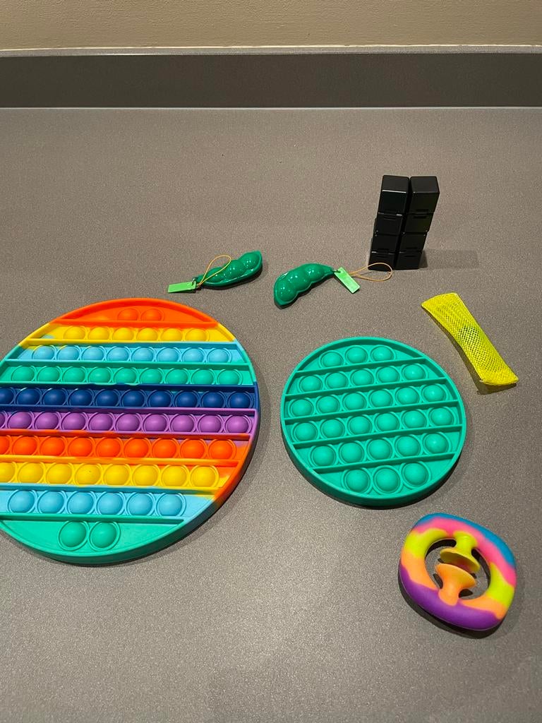 Set fidget toys: pop-its, infinity cube, plugger, marble, Ophalen of Verzenden, Gebruikt, Jongen of Meisje