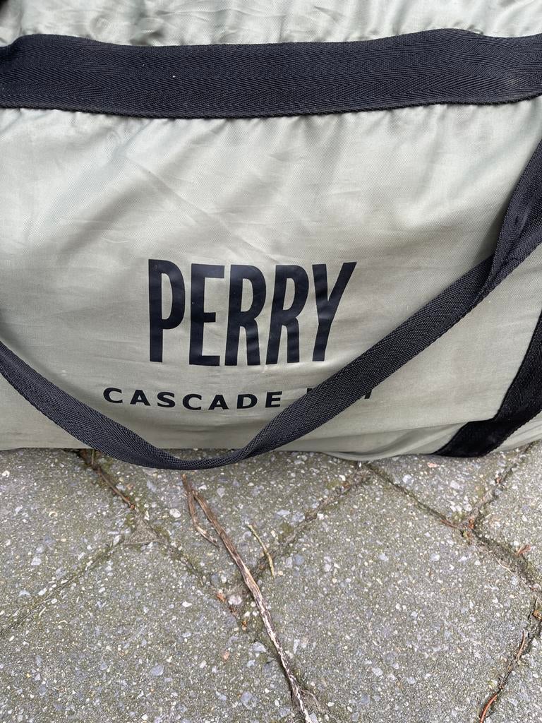 Perry Cascade tent - Ideaal voor kampeeravonturen, Caravans en Kamperen, Ophalen, Zo goed als nieuw, Tot en met 4