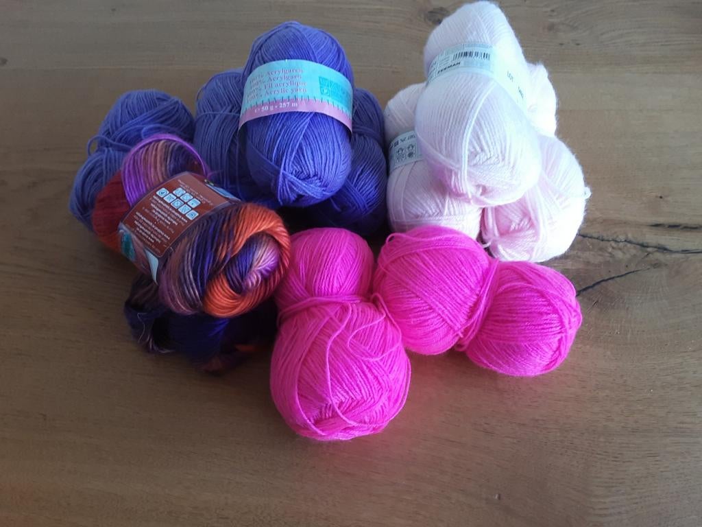 Verschillende kleuren wol en garen, Ophalen of Verzenden