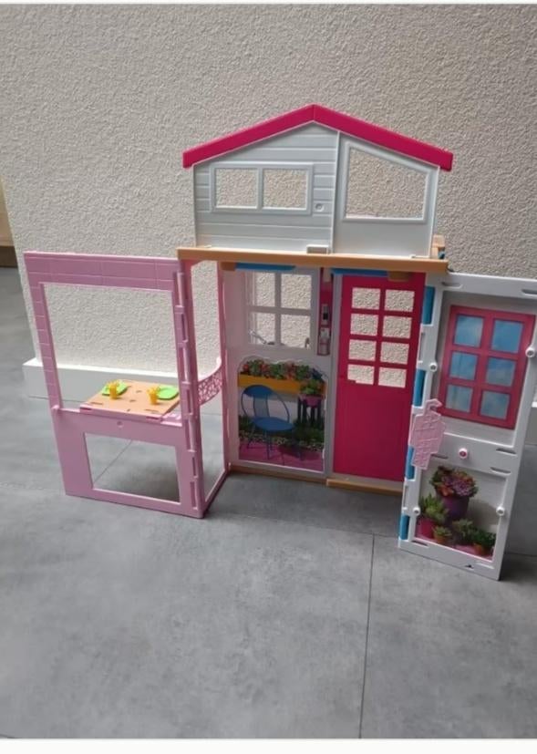 Barbiehuis met kleine accessoires, Ophalen of Verzenden, Zo goed als nieuw, Barbie