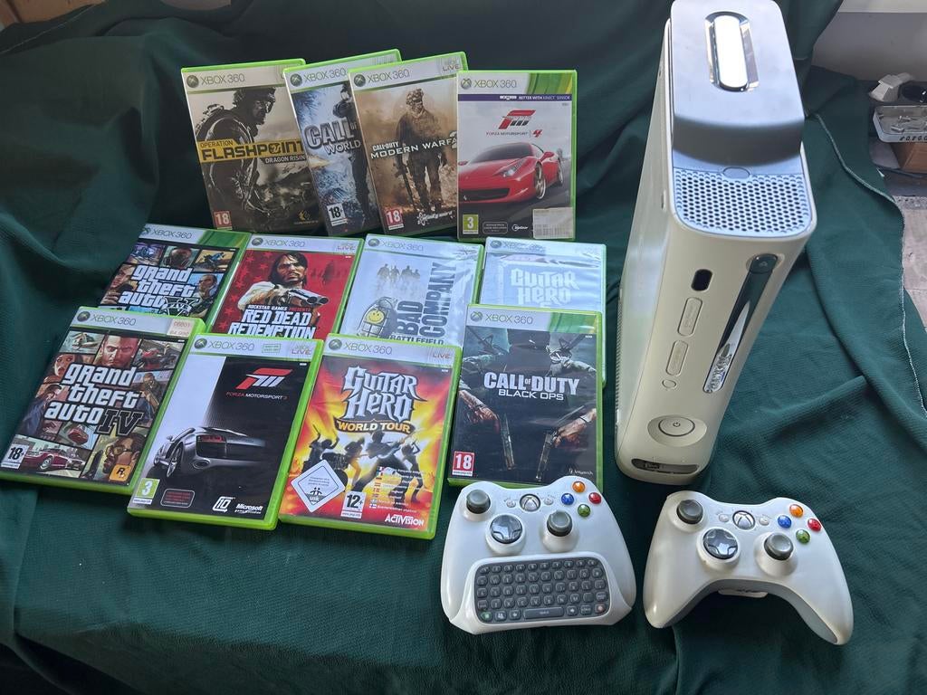Xbox 360 met 12 games en 2 controllers, Gebruikt, Overige genres, Eén computer, Ophalen of Verzenden