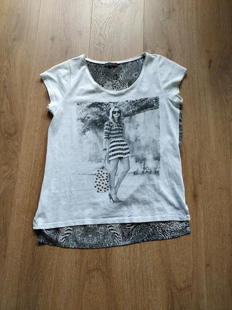 sportief bedrukt shirt merk Suzy Q in maat S, Kleding | Dames, Verzenden, Wit, Suzy Q, Zo goed als nieuw