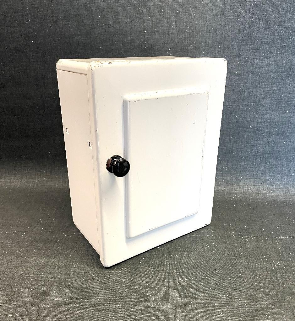 metalen medicijnkastje jaren '60 vintage, Ophalen of Verzenden, Gebruikt