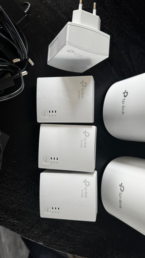 TP-Link Deco M4R met 3 AV1000 powerline adapters, Ophalen of Verzenden, Gebruikt, Router