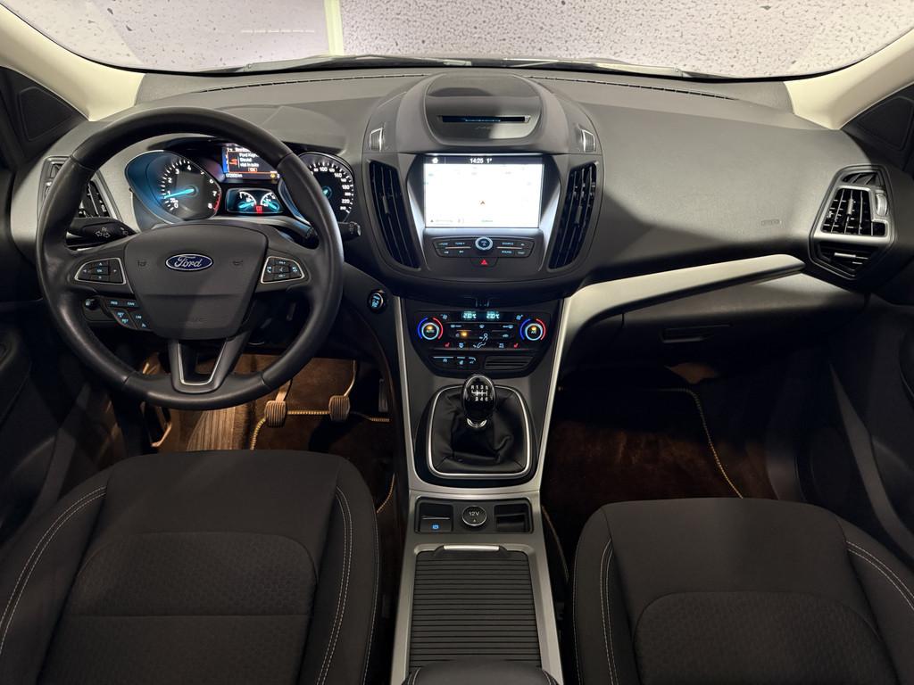 Ford Kuga 1.5 EcoBoost Titanium // NAVI // TREKHAAK, Voorwielaandrijving, Stof, 4 cilinders, Zwart