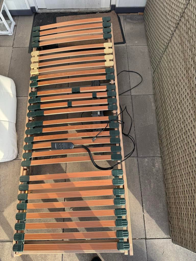 Elektrisch verstelbare lattenbodem 80 x 200 cm, Ophalen, Gebruikt, Eenpersoons, 80 cm