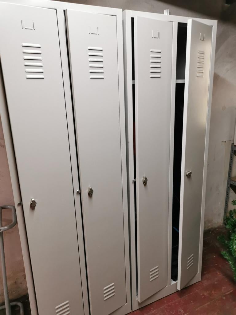 2 locker kasten met 2 deuren elk, Huis en Inrichting, Kasten | Lockerkasten, Ophalen, Gebruikt