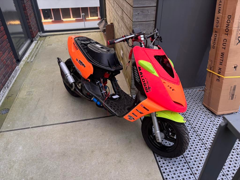 Sprint aprilia sonic NSSC, Ophalen, Zo goed als nieuw, Benzine