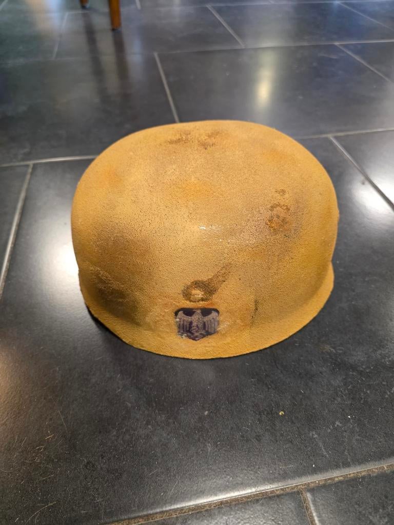 WW2 Repro Duitse Fallschirmjäger Helm met Zand Camo, Verzamelen, Militaria | Tweede Wereldoorlog, Ophalen of Verzenden, Landmacht