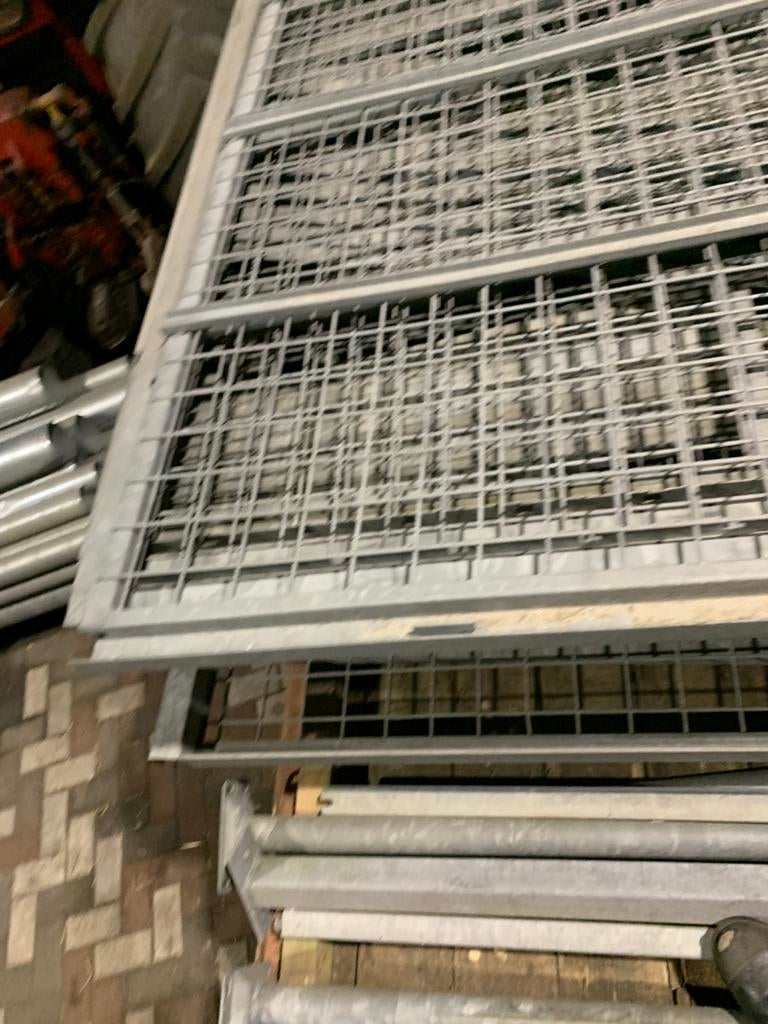 Stalen verzinkte bestrating stellingen 10 stuks, Tuin en Terras, Ophalen, Zo goed als nieuw, IJzer