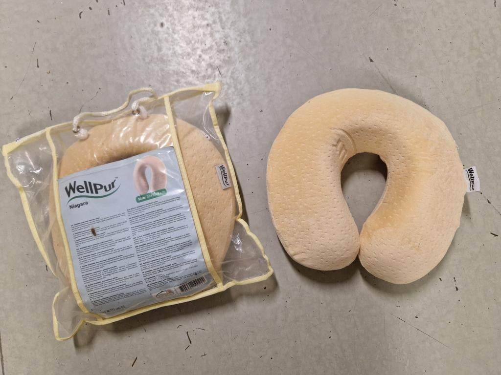 2 x medische kussens / reiskussens VAKANTIE-TIP, Ophalen of Verzenden, Zo goed als nieuw