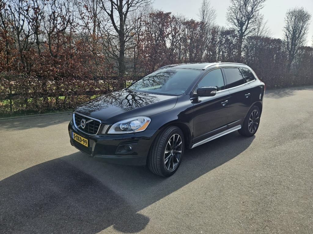 Volvo XC60 2.4 D5 AWD Geartronic 2010 Zwart, Zwart, 197 €/maand, 2000 kg, Zwart