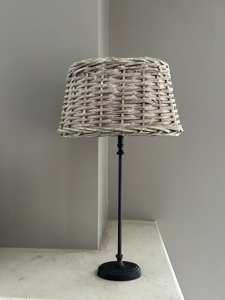 2 schemerlampen met rieten kap, Ophalen of Verzenden, Zo goed als nieuw, 50 tot 75 cm