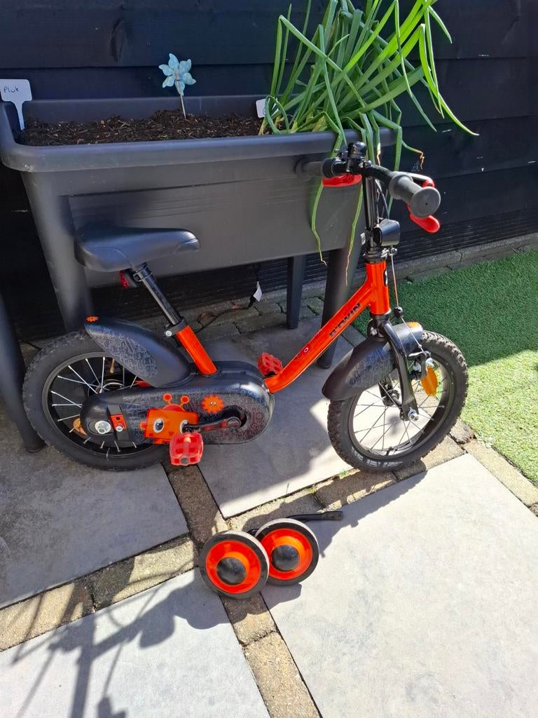 Kinderfiets B'Twin met zijwieltjes - Goede staat, Ophalen, Zijwieltjes, Gebruikt, Minder dan 16 inch