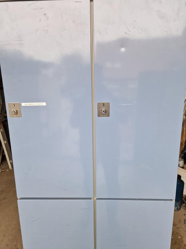 Extra grote lockerkast oostwoud, Ophalen