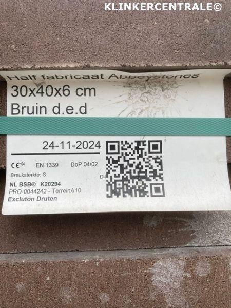 100m2 bruin en ivory beton vlakstenen 30x40x6cm  terrassteen, Tuin en Terras, Tegels en Klinkers, Waalbandijk 155    6651KD  Druten