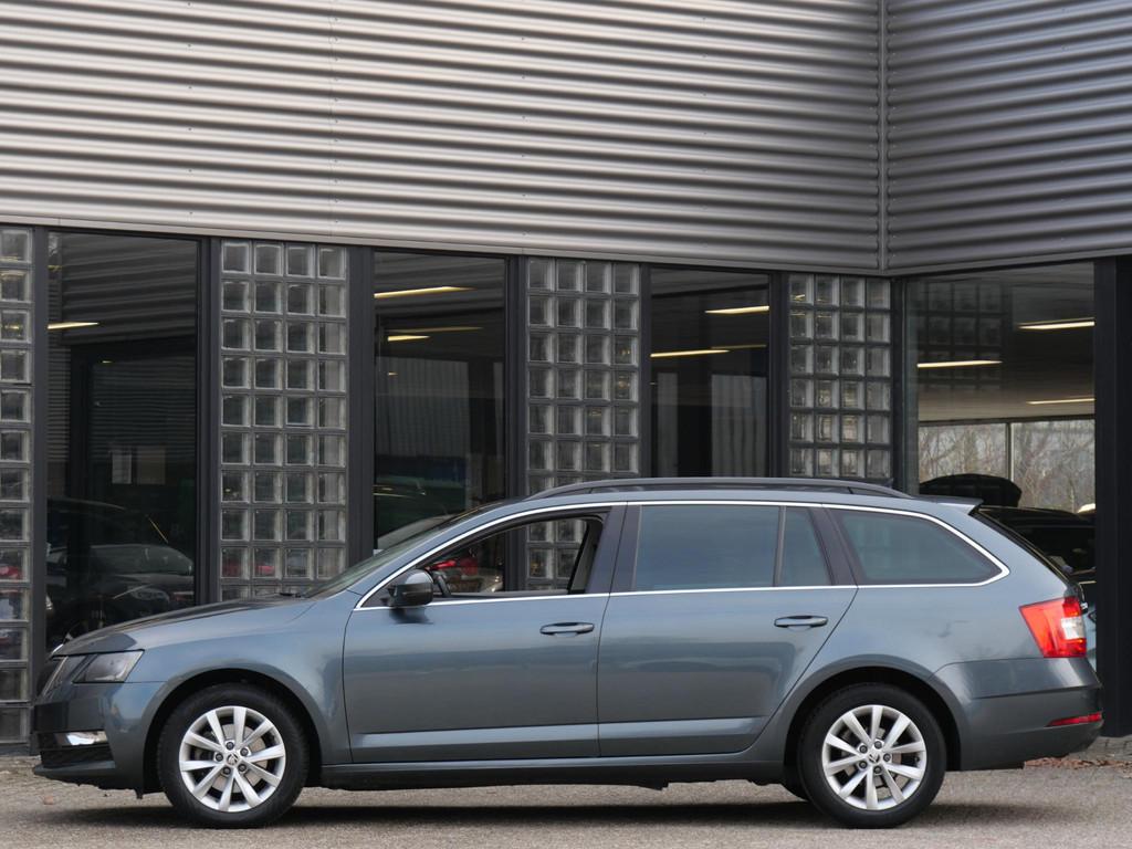 Skoda Octavia COMBI 1.5TSi UPGRADE BUSINESS EDITION, Gebruikt, Euro 6, 150 pk, Leder en Stof