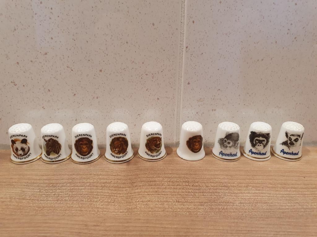Vingerhoedjes dierenpark Amersfoort Beekse Bergen Apenheul, Ophalen of Verzenden, Zo goed als nieuw, Porselein