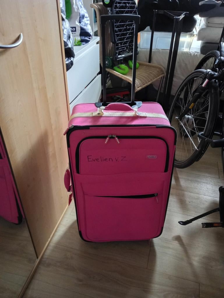 Roze koffer met uitschuifbare handgreep en wieltjes, Ophalen of Verzenden