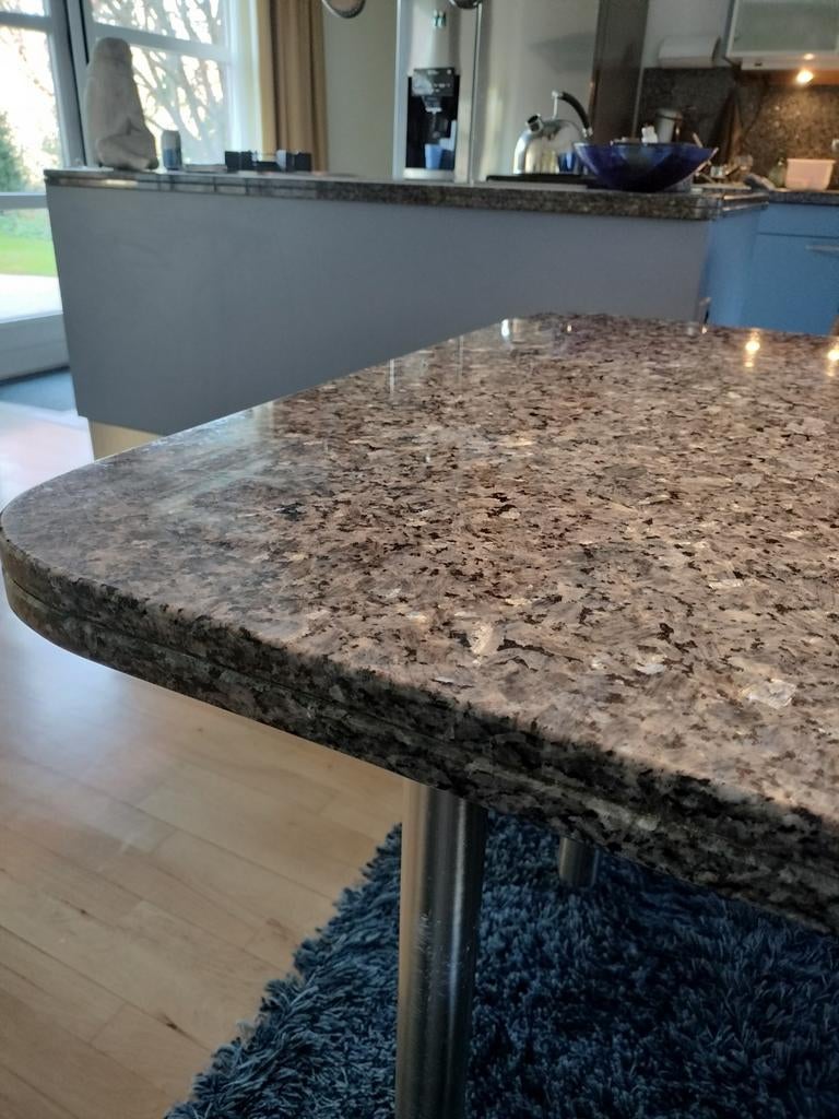 Robuuste natuurstenen eettafel, Huis en Inrichting, Tafels | Eettafels, Ophalen, Overige materialen, Gebruikt, 50 tot 100 cm