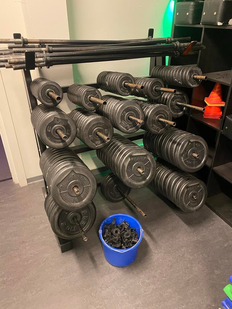 Les Mills Bodypump gewichten rek met stangen en gewichten., Sport en Fitness, Ophalen, Gebruikt, Halterset