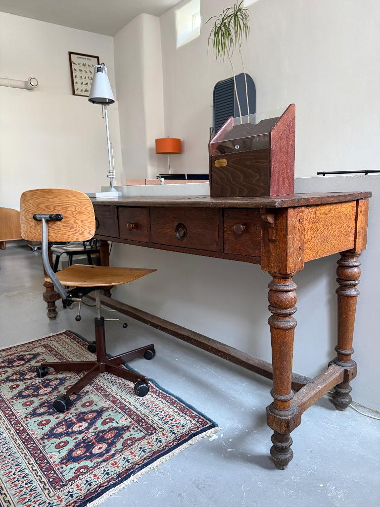 Antieke, vintage ateliertafel Engeland, werktafel, sidetable, Antiek en Kunst, Antiek | Meubels | Tafels, Ophalen