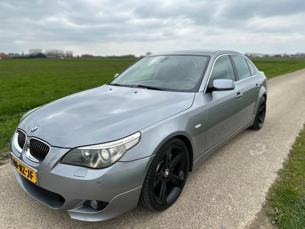 BMW 5-Serie 4.4 V8 545i 333 PK E60 Sedan Head Up Xenon 19", Auto's, Automaat, Achterwielaandrijving, 1610 kg, 2500 kg