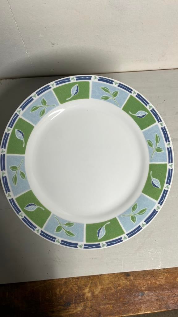 14 Fine Porcelain borden met bloem motief, Huis en Inrichting, Keuken | Servies, Ophalen of Verzenden, Porselein, Overige stijlen