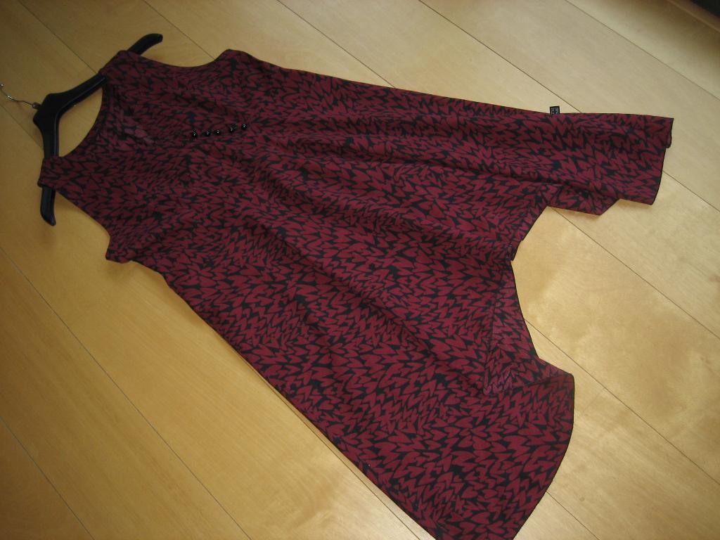 Speelse bordeaux tuniek of jurk van ART 40-42 Snazzeys, Kleding | Dames, Jurken, Nieuw, Maat 42/44 (L), Rood, Onder de knie, Verzenden