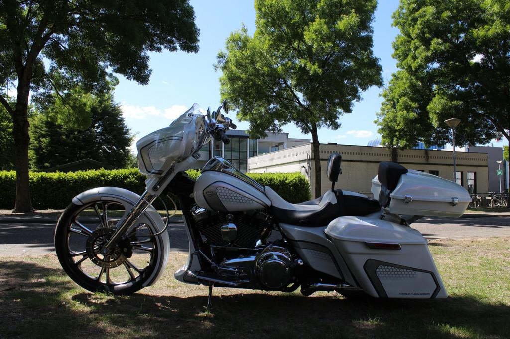 Harley-Davidson Street Glide FlH-X Street Glide Special - foto 2