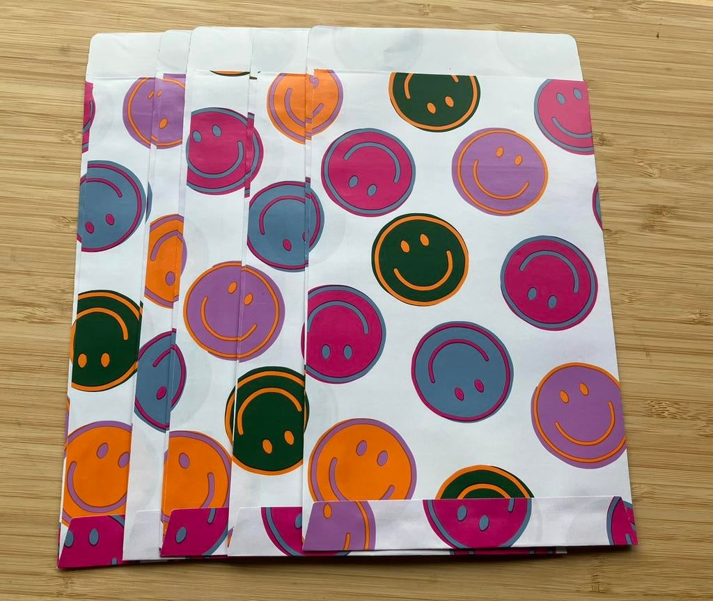 10 cadeauzakjes smiley, Ophalen of Verzenden, Nieuw