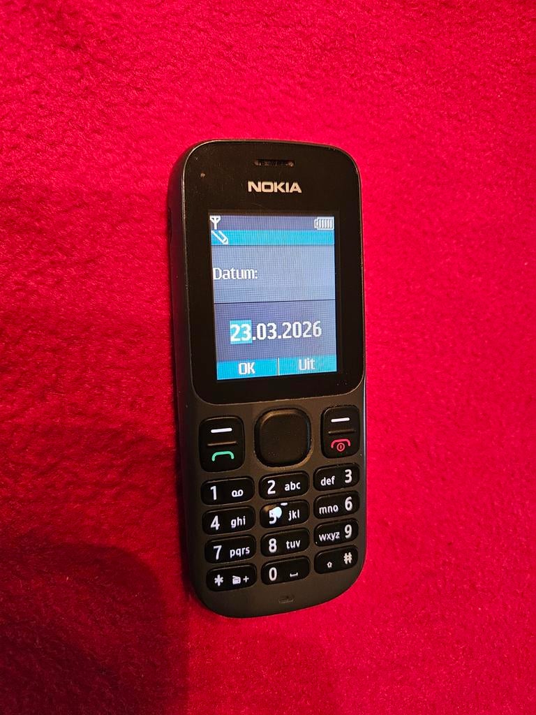 Bijna gratis Als Nieuw Nokia 100,met oplader,simvrij,€14,50, Ophalen of Verzenden, Zo goed als nieuw, Zwart