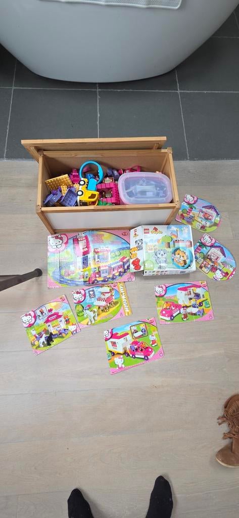 Kist vol Hello Kitty Duplo, Ophalen, Zo goed als nieuw, Duplo, Compleet