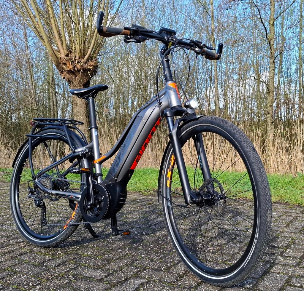 Zeer nette Giant E-bike/elektrische fiets, middenmotor, Ophalen, Versnellingen, Zo goed als nieuw, 50 tot 53 cm