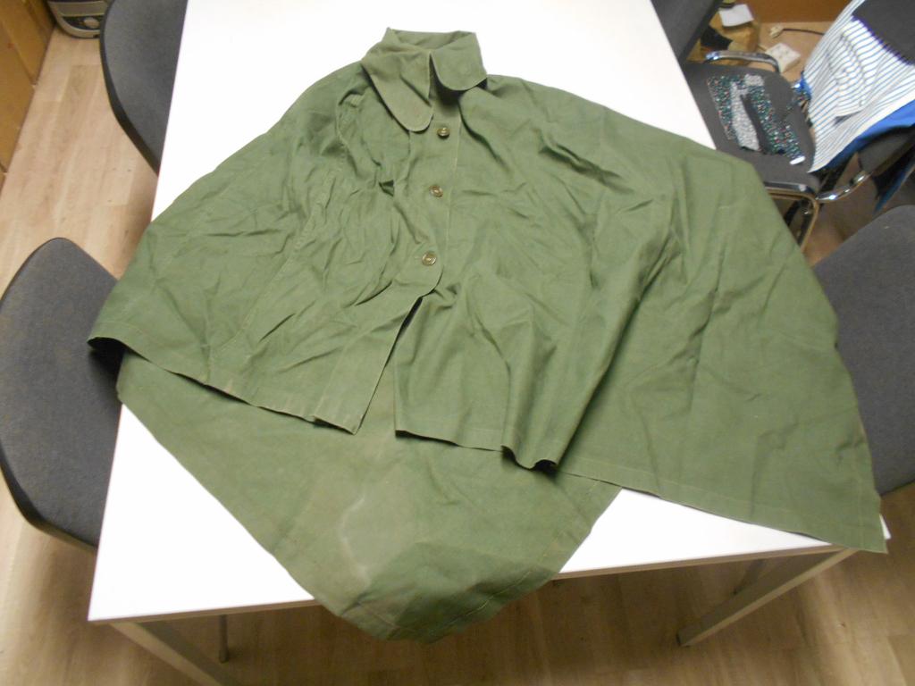 Poncho Nederlands leger effen groen (ruim 800 op voorraad), Verzamelen, Militaria | Algemeen, Landmacht, Kleding of Schoenen, Nederland
