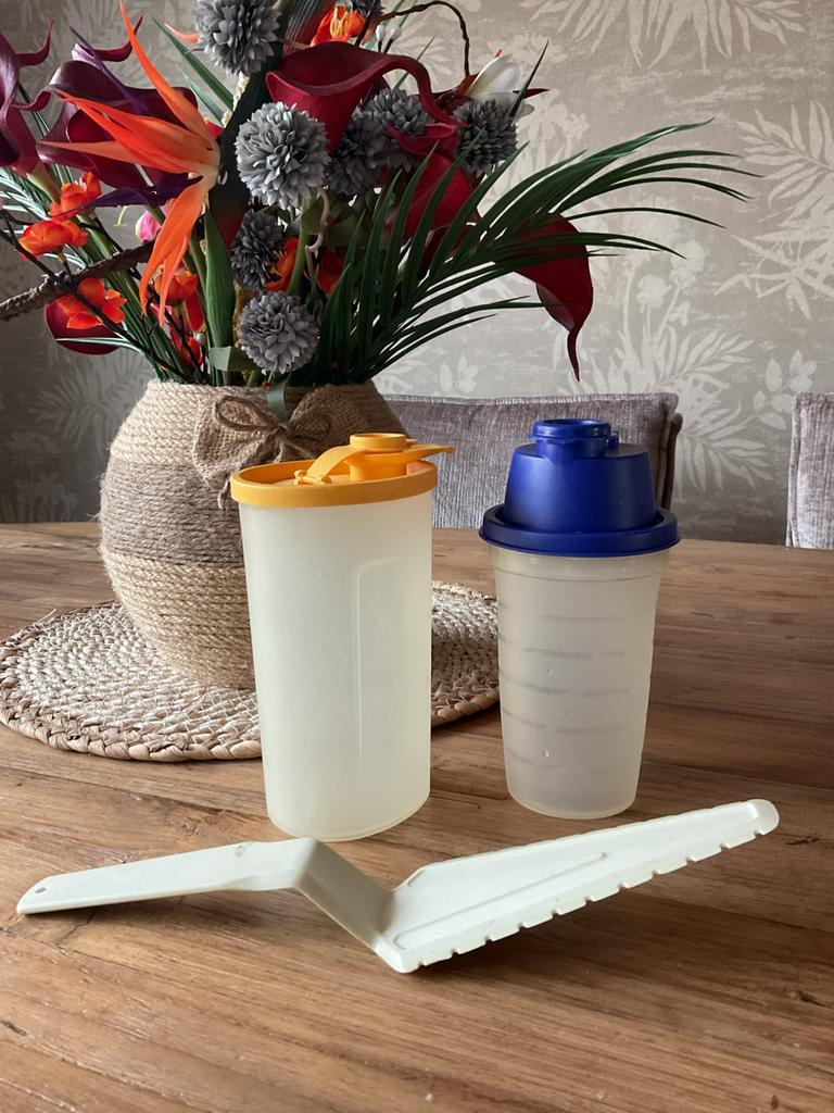 3 delige Tupperware set:taartschep,strooibus, slagroomshaker, Huis en Inrichting, Keuken | Tupperware, Ophalen of Verzenden, Gebruikt