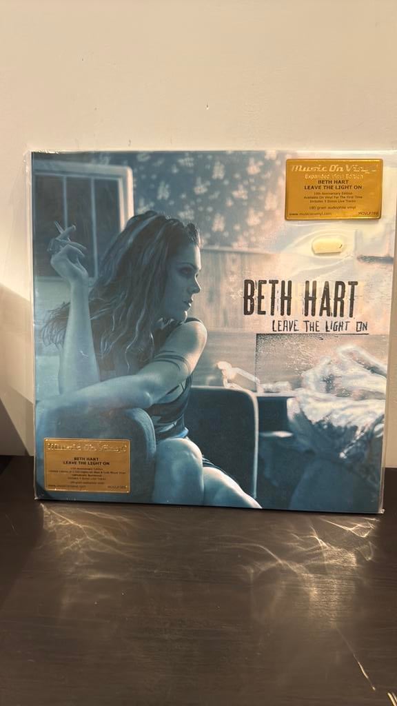 Beth Hart - Leave the Light On. 10th anniversary, Verzenden, Zo goed als nieuw, 12 inch