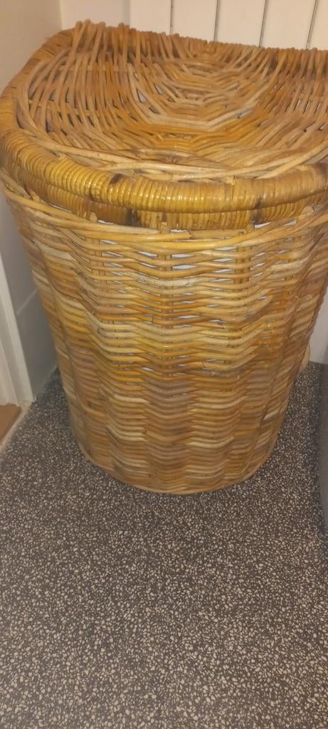 Grote rieten wasmand alleen op te halen in hoenderlo/utrecht, Ophalen of Verzenden