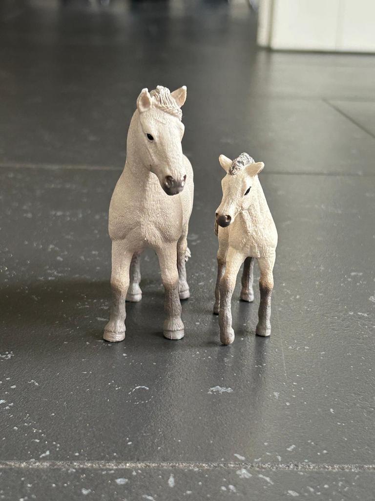 Schleich paarden veulen en merrie, Ophalen of Verzenden, Zo goed als nieuw, Paard, Beeldje of Figuurtje