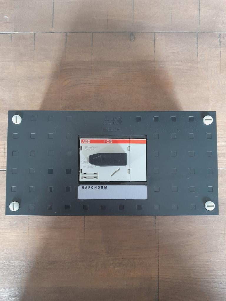 Abb 40a 3fase hoofdschakelaar met kast, Ophalen of Verzenden, Gebruikt, Schakelaar
