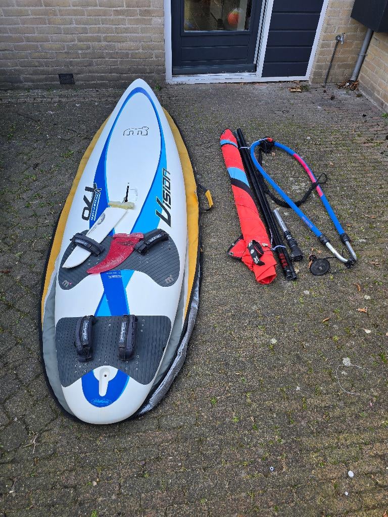 Mistral Vision 170 compleet met 3,8 kinderzeil, Watersport en Boten, Windsurfen, Ophalen, 250 tot 300 cm, Gebruikt, Met vin(nen)