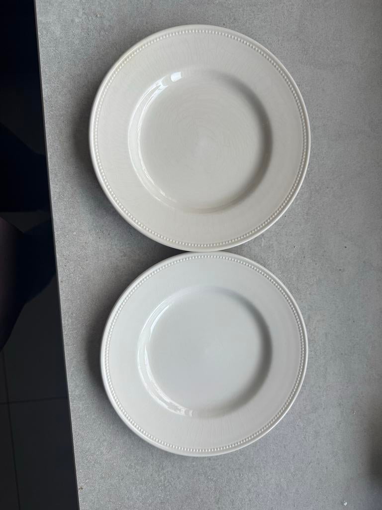 Gezocht: Royal Stafford Pearl Ontbijtborden, Huis en Inrichting, Keuken | Servies, Gebruikt, Ophalen of Verzenden, Bord(en), Overige stijlen