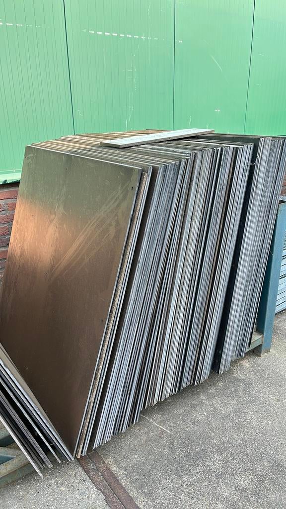 Zwart trespa 8 mm nu €20 pst, Doe-het-zelf en Verbouw, Platen en Panelen, Ophalen of Verzenden, Zo goed als nieuw