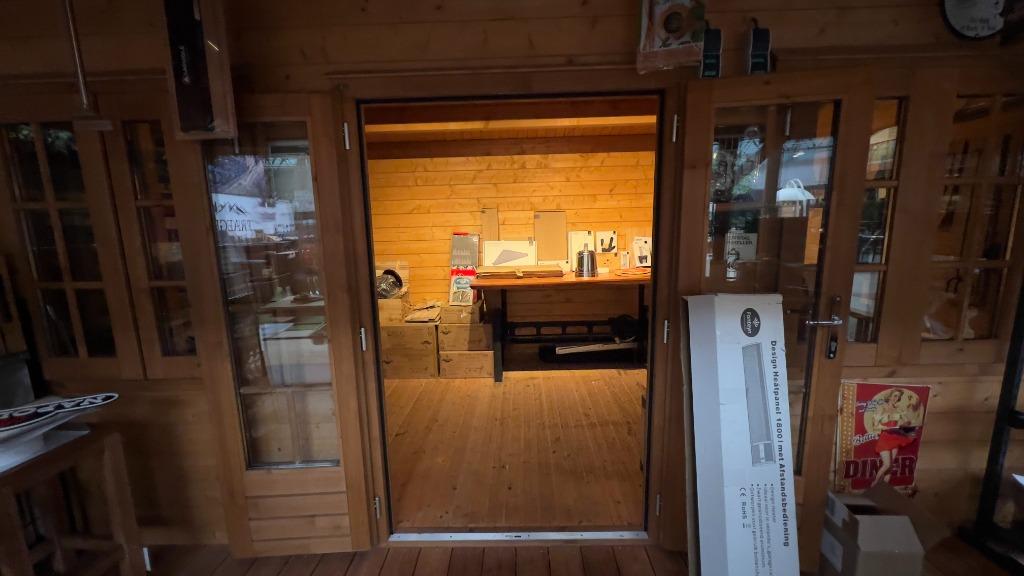 Showmodel Blokhut Dubai - OP = OP, Tuin en Terras, Tuinhuizen, Ophalen, Blokhut, Zo goed als nieuw, 2 ramen