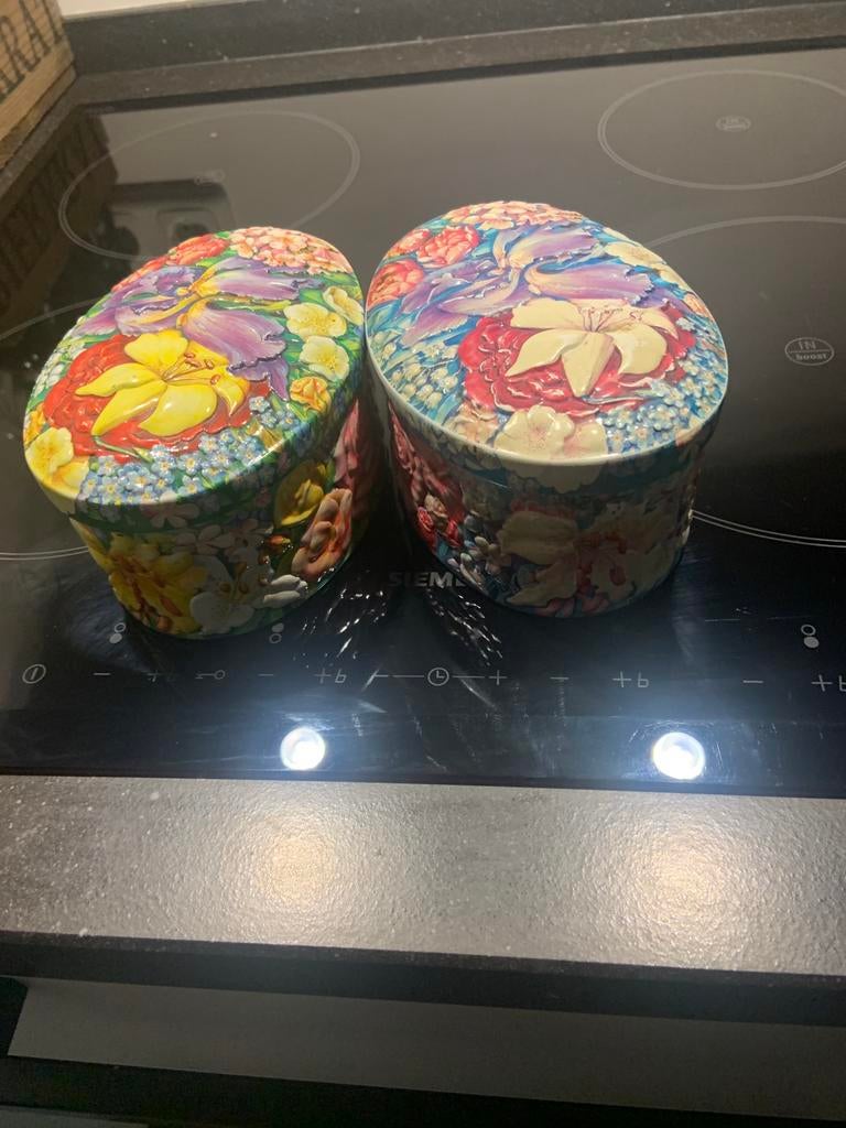 2 snoepblikjes, Ophalen of Verzenden, Zo goed als nieuw, Overige